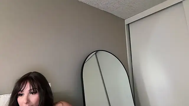 lustfulsmiles online show from May 14, 2026, 6:49 pm
