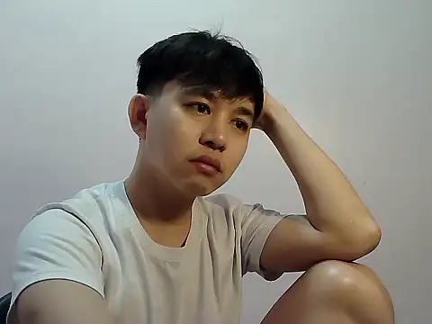Snapshot of alfonsoasiancutie chatting on October 25, 2025, 12:17 pm alfonsoasiancutie online show from October 25, 2025, 12:17 pm