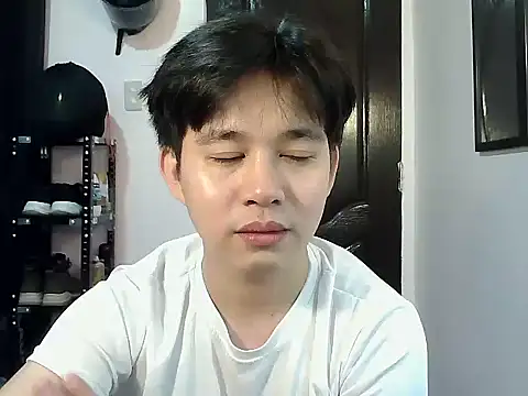 alfonsoasiancutie online show from January 18, 2026, 10:51 am