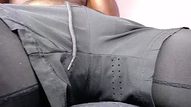 MAXJONES 2 online show from April 9, 2026, 8:37 pm