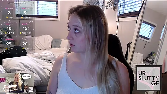 Snapshot of ursluttygf chatting on December 17, 2024, 3:16 pm ursluttygf online show from December 17, 2024, 3:16 pm