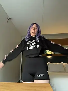 Snapshot of ursluttygf chatting on April 10, 2026, 10:06 pm ursluttygf online show from April 10, 2026, 10:06 pm