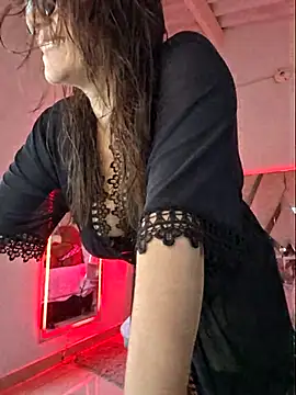 Snapshot of MariaPau_83 chatting on February 21, 2026, 2:08 pm MariaPau 83 online show from February 21, 2026, 2:08 pm