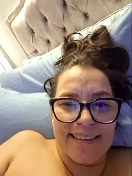 Snapshot of MariaPau_83 chatting on February 6, 2026, 11:23 pm MariaPau 83 online show from February 6, 2026, 11:23 pm