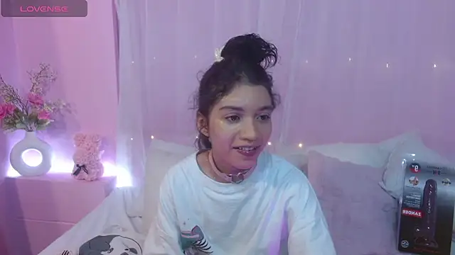 Sweetcristin online show from June 19, 2026, 2:28 am