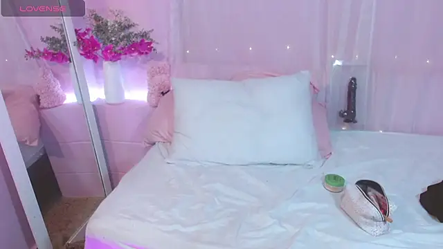 Sweetcristin online show from July 27, 2026, 2:18 am