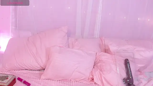 Sweetcristin online show from June 28, 2026, 3:57 am