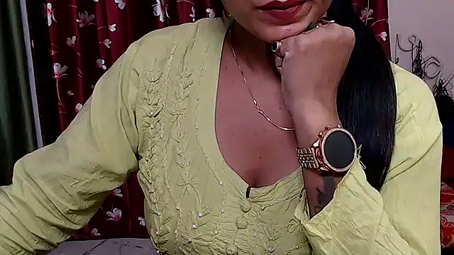 Naiaa-mylove online show from May 26, 2026, 7:06 am
