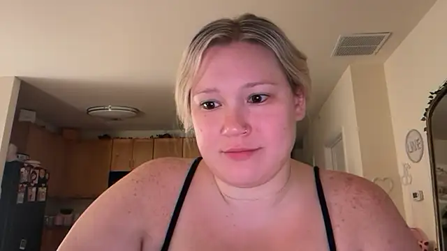 PiggyRose online show from July 13, 2026, 2:00 am
