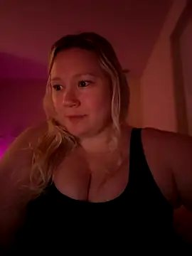 PiggyRose online show from October 5, 2025, 2:46 am