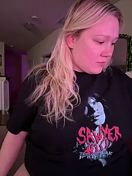 PiggyRose online show from February 10, 2026, 11:15 pm