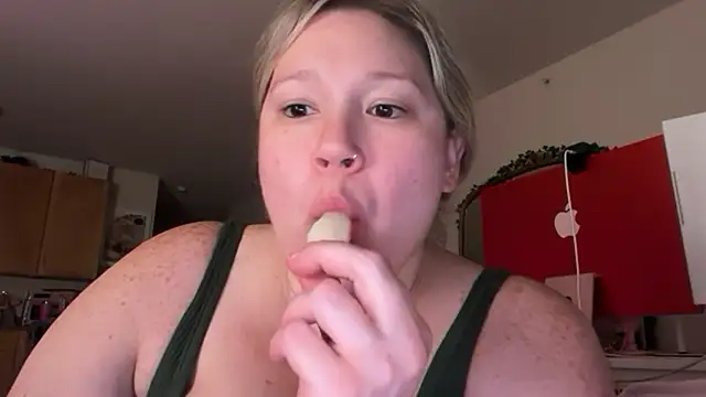 PiggyRose online show from June 29, 2026, 2:51 am
