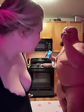 PiggyRose online show from January 8, 2026, 11:44 pm