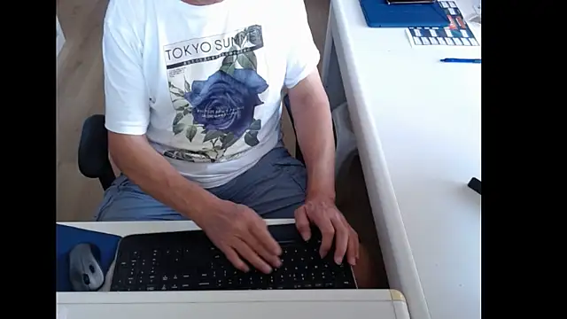dutchpornking online show from July 9, 2026, 6:03 am