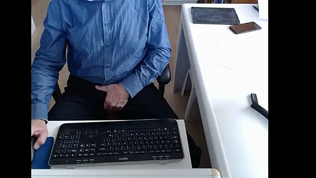 dutchpornking online show from November 20, 2025, 8:37 am