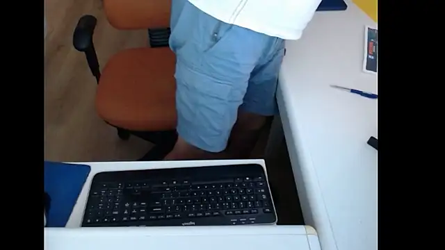 dutchpornking online show from June 27, 2026, 6:19 am
