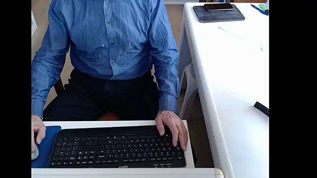 dutchpornking online show from November 7, 2025, 8:41 am