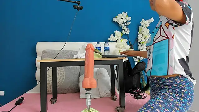 letty straus online show from July 23, 2026, 10:56 am