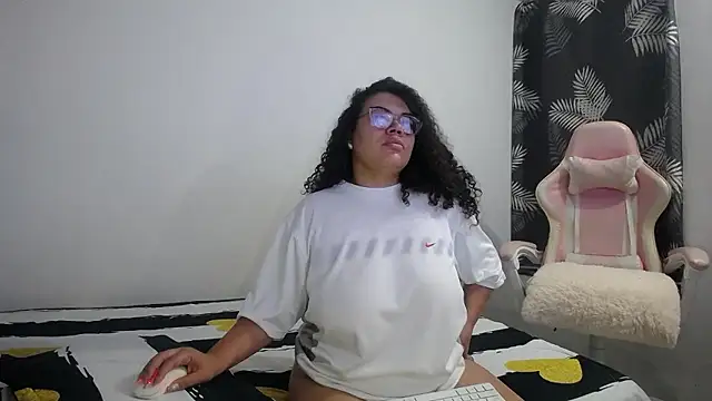 mabigomez00 online show from January 9, 2026, 9:38 am