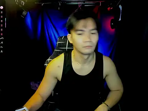 000batman000 online show from June 18, 2026, 9:58 am