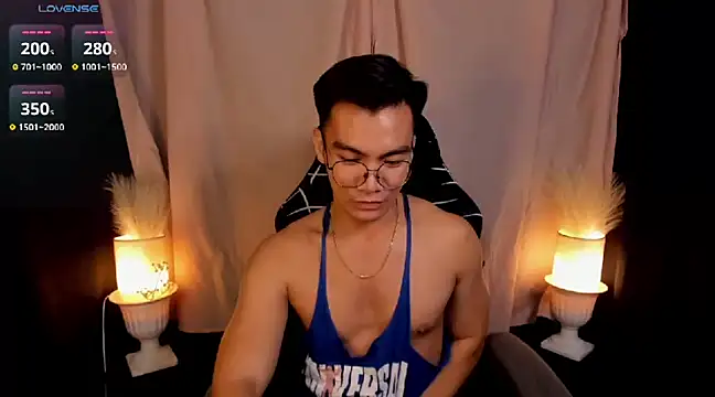 Snapshot of 000batman000 chatting on February 7, 2025, 4:14 pm 000batman000 online show from February 7, 2025, 4:14 pm