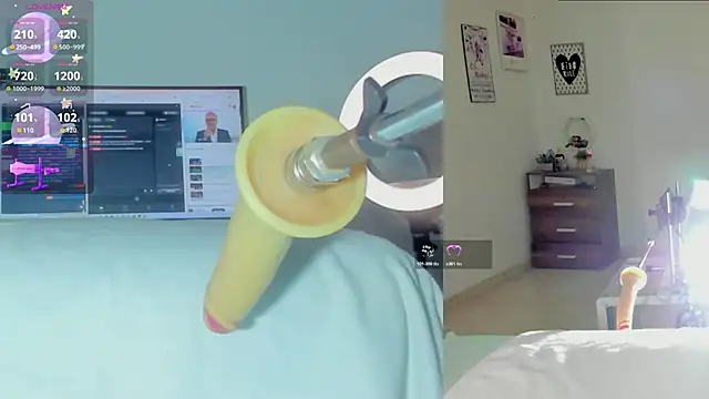 Snapshot of sofi_velez chatting on February 15, 2026, 5:12 pm sofi velez online show from February 15, 2026, 5:12 pm