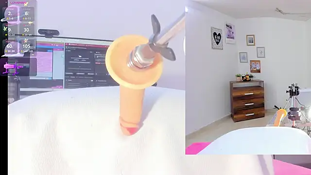 sofi velez online show from October 1, 2025, 5:28 pm