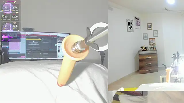 sofi velez online show from October 17, 2025, 5:26 pm