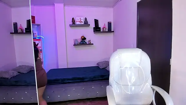 Snapshot of Catalinaa_martinez chatting on February 8, 2025, 8:53 pm Catalinaa martinez online show from February 8, 2025, 8:53 pm