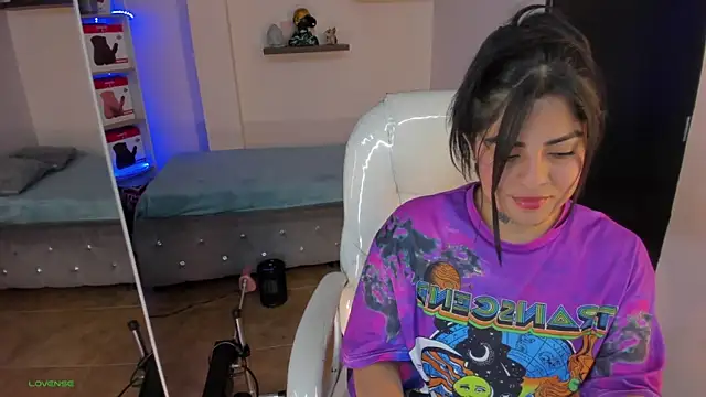 Snapshot of Catalinaa_martinez chatting on March 21, 2025, 8:08 pm Catalinaa martinez online show from March 21, 2025, 8:08 pm