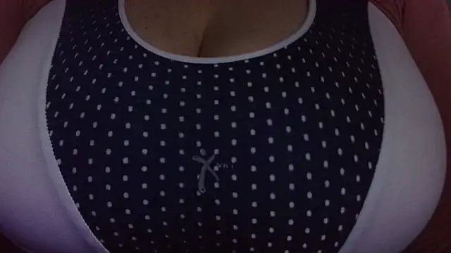 AnnyelinnaLove online show from November 9, 2025, 11:25 am