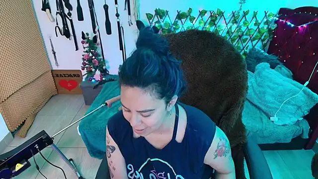 elektra 32 online show from December 18, 2025, 7:07 pm