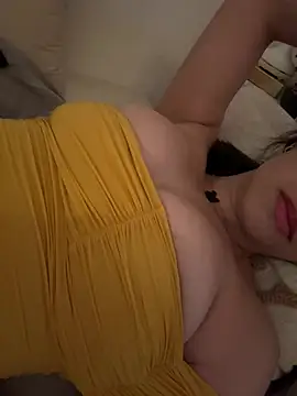 Prettylilgirll online show from July 29, 2026, 7:24 pm
