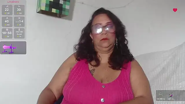 Snapshot of BiirdyDavis chatting on June 12, 2026, 12:47 pm BiirdyDavis online show from June 12, 2026, 12:47 pm