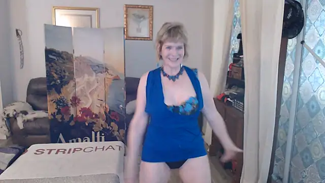 SindeeDix online show from August 1, 2026, 10:30 pm
