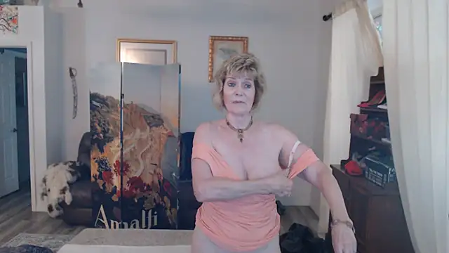 SindeeDix online show from July 12, 2026, 9:04 pm