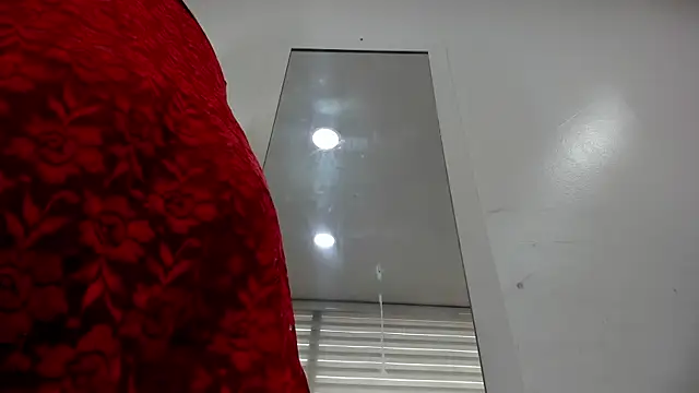 Snapshot of moxa_hot chatting on September 19, 2025, 2:32 pm moxa hot online show from September 19, 2025, 2:32 pm