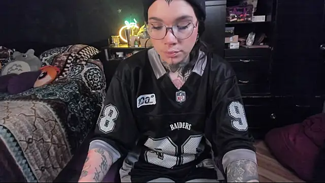 Snapshot of Lilmarieee chatting on February 11, 2025, 9:46 pm Lilmarieee online show from February 11, 2025, 9:46 pm