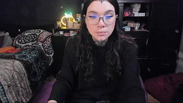 Snapshot of Lilmarieee chatting on February 12, 2025, 9:43 pm Lilmarieee online show from February 12, 2025, 9:43 pm