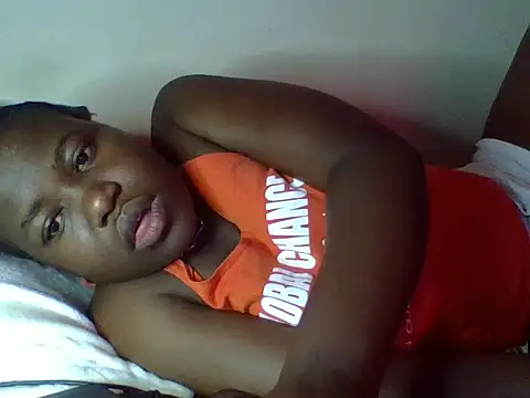 cute-marianna online show from December 15, 2025, 10:32 am