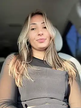 Snapshot of YOUR-KARINA chatting on March 16, 2025, 11:05 am YOUR-KARINA online show from March 16, 2025, 11:05 am