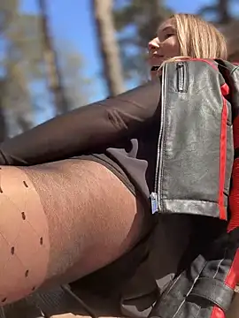 Snapshot of YOUR-KARINA chatting on March 19, 2025, 5:52 am YOUR-KARINA online show from March 19, 2025, 5:52 am