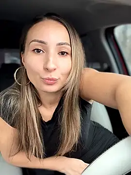 YOUR-KARINA online show from February 6, 2026, 8:54 am