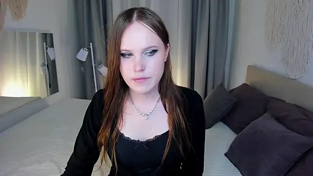 EffieMinki online show from July 21, 2026, 8:54 pm