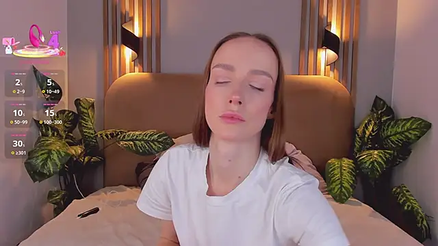 Kira Quinn online show from November 17, 2025, 7:12 am