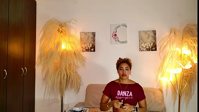 Snapshot of SarahCinnamon- chatting on July 28, 2026, 2:46 pm SarahCinnamon- online show from July 28, 2026, 2:46 pm