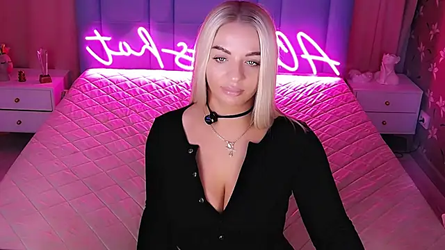 Snapshot of AllwaysHotJ chatting on February 12, 2026, 2:11 am AllwaysHotJ online show from February 12, 2026, 2:11 am