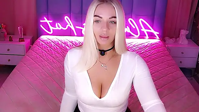 Snapshot of AllwaysHotJ chatting on February 19, 2026, 1:57 am AllwaysHotJ online show from February 19, 2026, 1:57 am