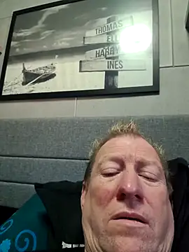 Snapshot of tomtom111111 chatting on October 3, 2025, 1:56 pm tomtom111111 online show from October 3, 2025, 1:56 pm