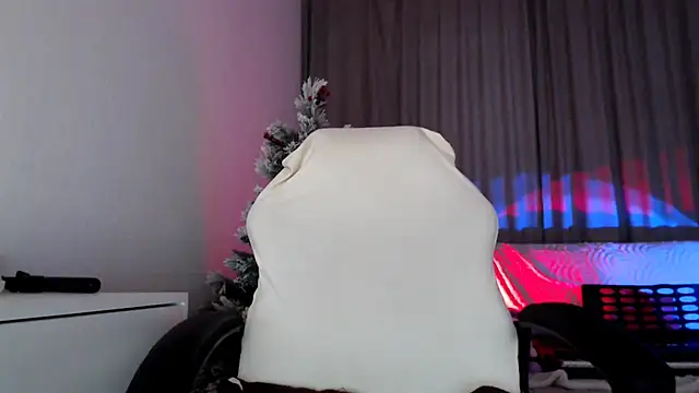 Lili asian online show from December 23, 2025, 8:46 am